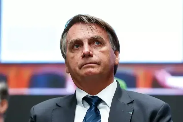 Juiz do STF dá 24 horas a Bolsonaro para justificar alegada violação das medidas cautelares