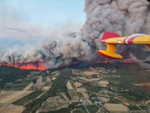 França- Incêndio florestal destrói 11 mil hectares em Corbières