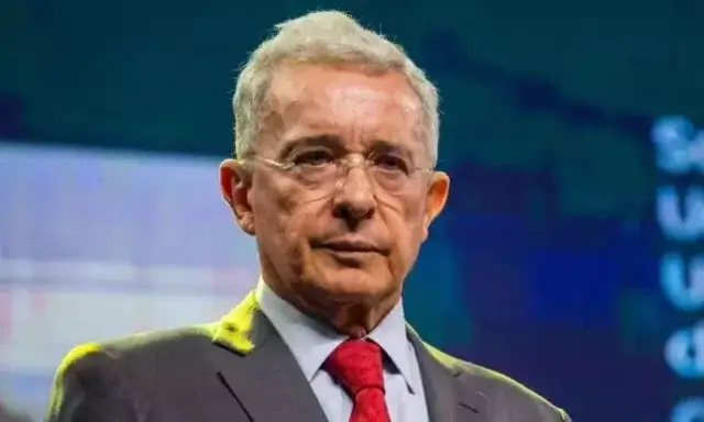Tribunal Superior da Colômbia determina a libertação do ex-presidente Álvaro Uribe