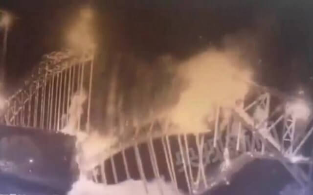 Colapso de ponte em construção na China provoca dez mortos e quatro desaparecidos