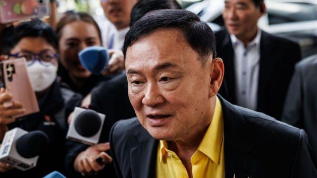 Tribunal tailandês absolve ex-primeiro-ministro Thaksin de crime de lesa-majestade