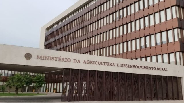 Ministério da Agricultura suspende concurso público envolvendo empresa com ligações a Ministro