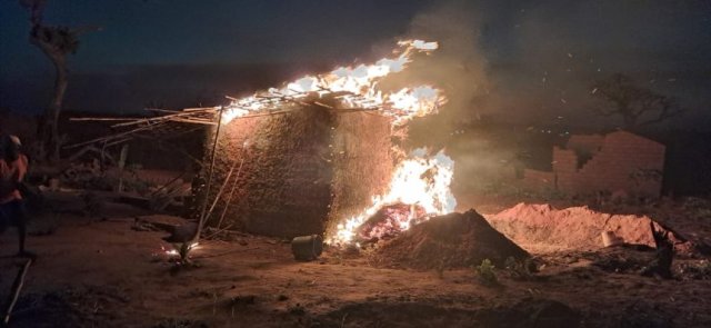 Insurgentes de Cabo Delgado atacam e incendeiam 45 casas em Memba