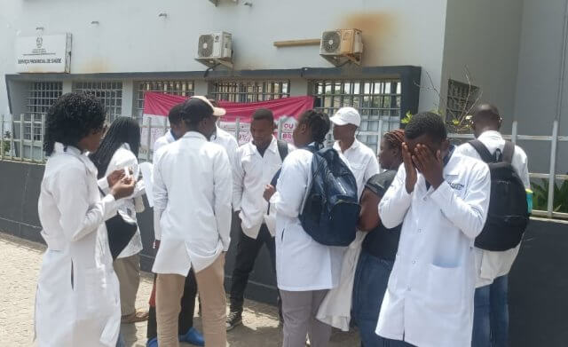 Estudantes de medicina da UniLúrio iniciam estágios no HCN após protestos por subsídios
