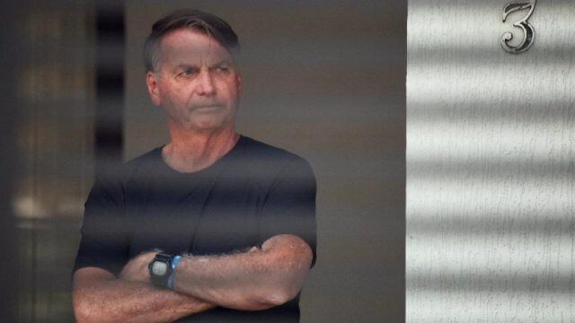 Supremo Tribunal mantém prisão domiciliária de Jair Bolsonaro por risco de fuga