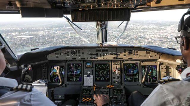Pilotos da LAM continuam a receber salários mesmo sem actividade operacional
