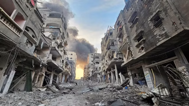 Israel intensifica bombardeamentos em Gaza após acusar Hamas de romper cessar-fogo