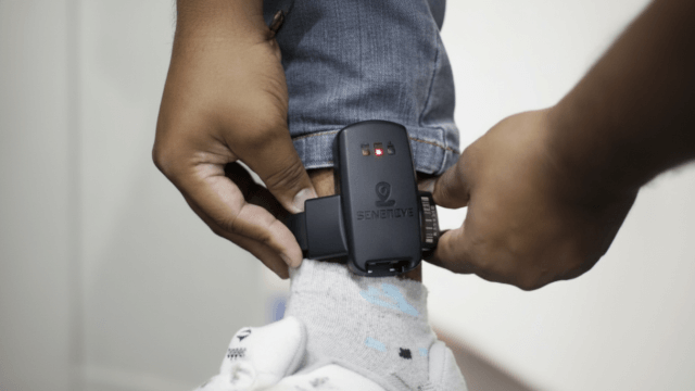 Moçambique introduz 5 mil pulseiras electrónicas até Dezembro em fase piloto