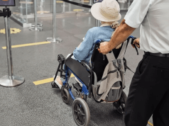 Homem tenta viajar com esposa morta em cadeira de rodas no aeroporto de Tenerife