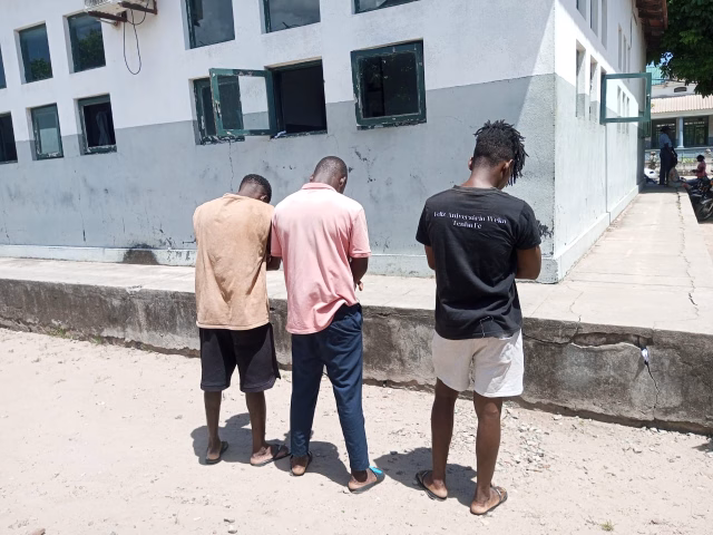 Três jovens presos por rapto e tentativa de venda de