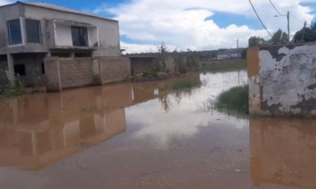 Famílias abandonam lar em Pemba devido a inundações severas