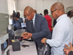 Universidade Eduardo Mondlane inaugura Sala do Futuro para ensino inovador em STEM