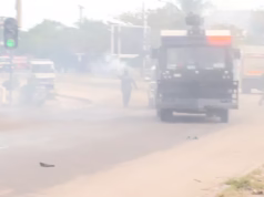 Polícia de Moçambique enfrenta críticas após dispersão violenta de manifestação em Quelimane