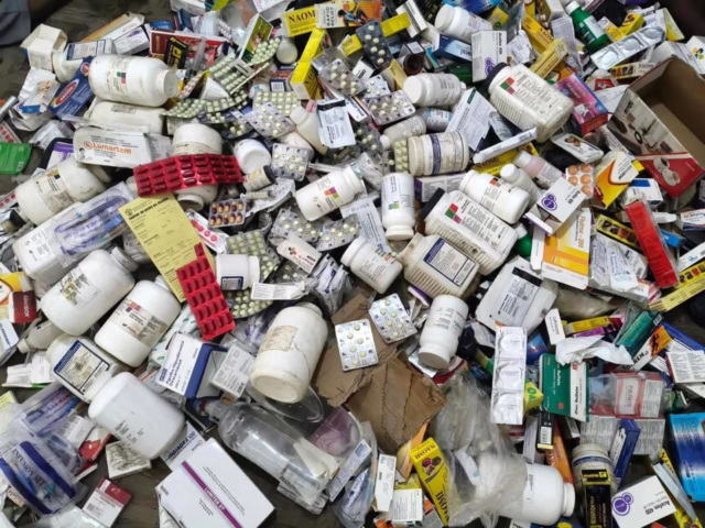 Seis mil medicamentos apreendidos em operação contra comércio ilegal em