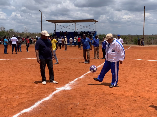Novo campo de futebol e parque infantil inaugurados em Mecúfi