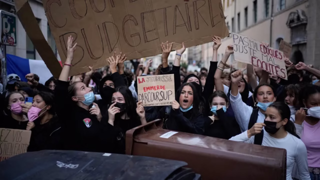 Protestos estudantis em França envolvem 400 escolas e crescem em intensidade