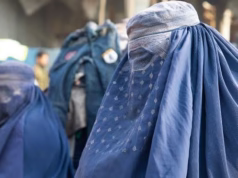 Talibãs detêm mulheres no Afeganistão por violações de vestuário