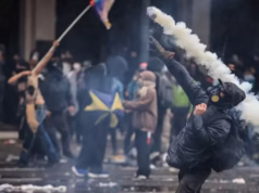 Argentina: Protesto contra cortes de Milei nas universidades termina em confrontos