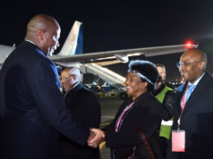 Presidente de Moçambique se reúne com estudantes em Moscovo durante visita à Rússia